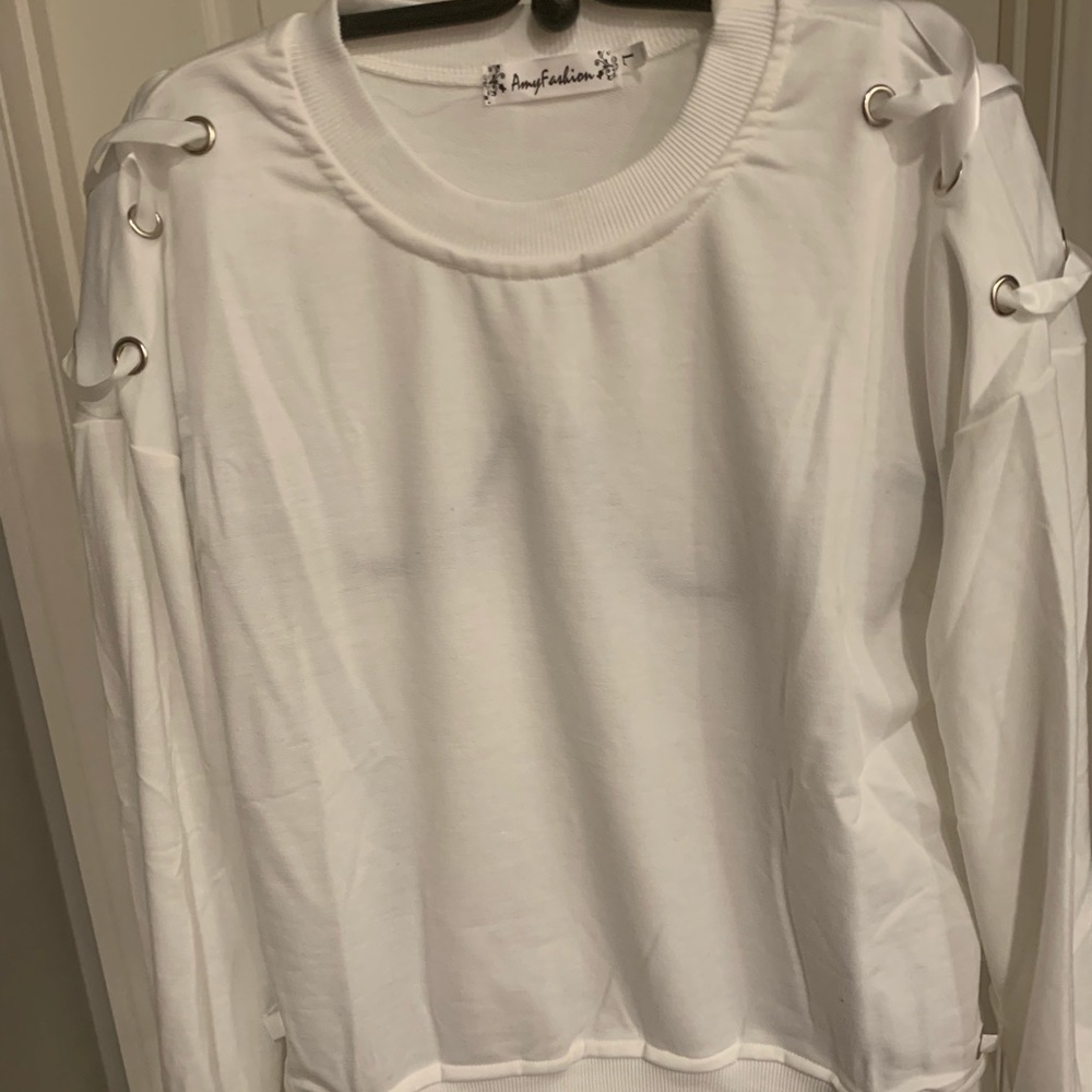 White pullover sweater - Picture 2 of 4